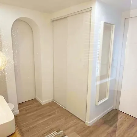 Mini Independante A 350m De La 펜션 *