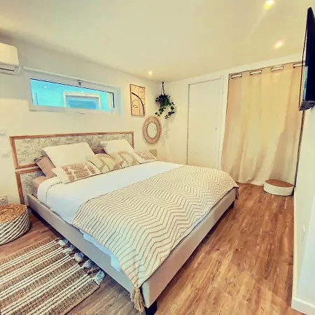 Mini Independante A 350m De La * 루키아나