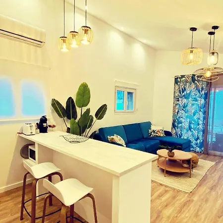 Mini Independante A 350m De La 펜션 루키아나