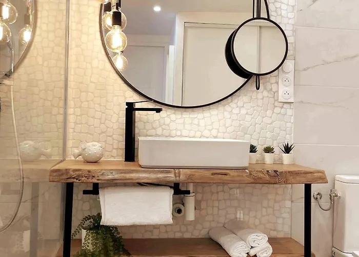 Mini Independante A 350m De La *